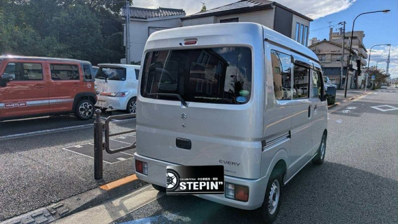 エブリィバン