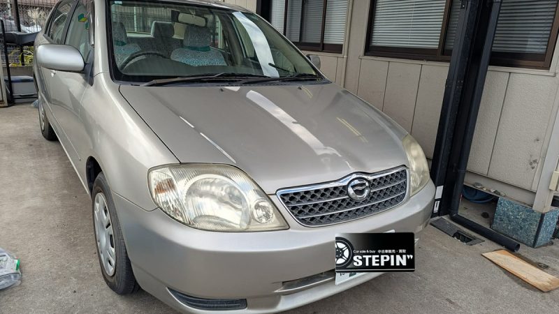 トヨタ　カローラ